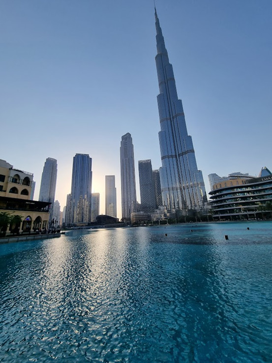 Dubai ja Burj Khalifa.