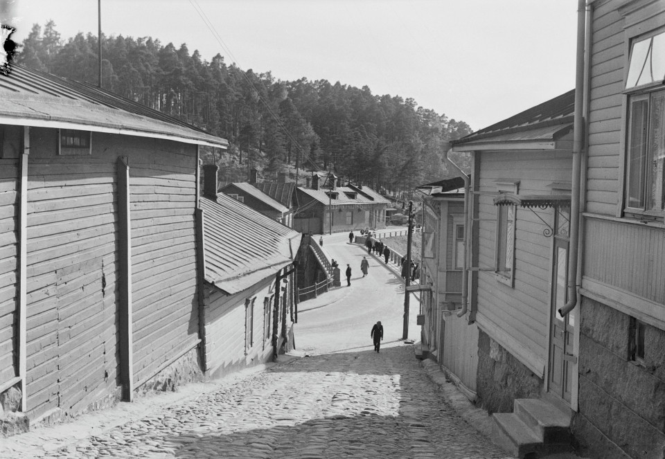 Kansaa vanhan Porvoon kaduilla, kuvaaja Pietinen 1936, Museovirasto.